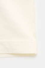 Stone Island Rundhals-T-Shirt 'Printed Tee' creme shown from a close-up front angle, highlighting the soft cream-colored organic cotton fabric, stitching, and texture. <p>Lässiger Komfort trifft auf ikonisches Design: Mit diesem T-Shirt aus Bio-Baumwolle 