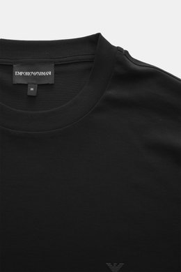 Emporio Armani Rundhals-T-Shirt schwarz, Nahaufnahme von oben, Jersey aus Lyocell und Baumwolle, weicher Griff, Slim Fit, Logo-Detail Brust.