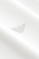 Emporio Armani Rundhals-T-Shirt offwhite in Nahaufnahme, Jersey aus Lyocell und Baumwolle, weicher Griff, Slim Fit, Logo-Detail auf der Brust.