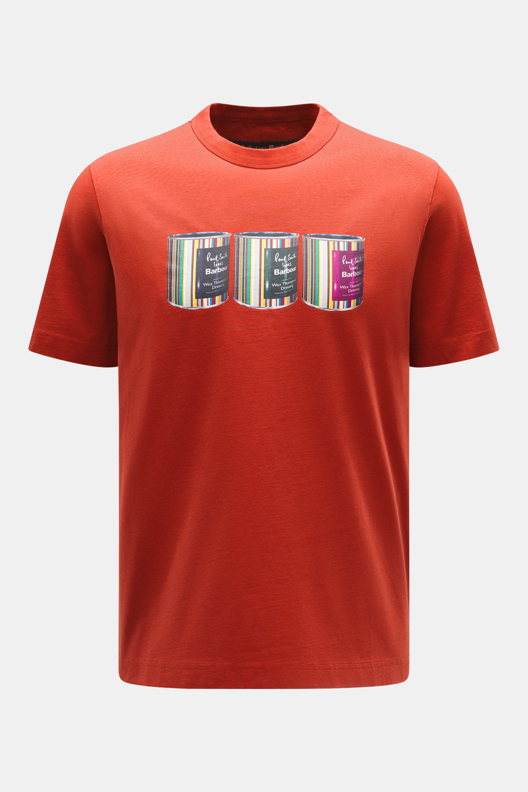 Barbour Rundhals-T-Shirt rostbraun, Frontansicht, Print mit ikonischem Jacken-Wax-Dosen, reine Baumwolle, Regular Fit, weiche Qualität, rückwärtiges Weblabel.