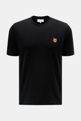 Maison Kitsuné Crew Neck T-Shirt 'Fox Head' black shown from front, black slim fit cotton jersey with crew neckline and fox patch. Sporty essential from MAISON KITSUNÉ: With the typical fox patch on the chest, this shirt will be a favorite piece in your c