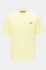 Jacquemus Crew Neck T-Shirt light yellow shown from front, pure cotton, soft touch, slim fit, Grosgrain with logo stitching on chest.