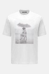 Jacquemus Crew neck T-Shirt white, front view, pure cotton, soft touch, slim fit, distinctive print of two people hugging under umbrella.