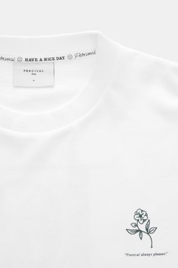 Close-up front view of Percival T-Shirt 'Earl' white with round neckline, logo print on chest, pure cotton, soft feel, oversized fit.

Description: 
<p>Casual through the transitional period: The T-shirt from PERCIVAL sets a relaxed street style accent wi