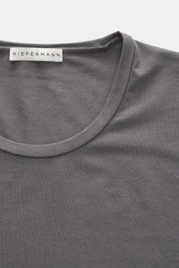 Close-up front view of Kiefermann Crew neck T-shirt 'Hero' dark grey showing crew neck and fabric texture, blend of cotton and modal, elasticated fabric, soft touch, slim fit.
