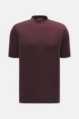 Kiefermann Rundhals-T-Shirt 'Paddys' bordeaux, frontal fotografiert, Slim Fit, weicher Griff, reine Baumwolle, leicht elastisch, Rundhalsausschnitt.