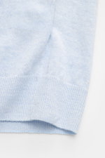 Gran Sasso Kurzarmpullover hellblau/offwhite gestreift, Detailaufnahme des feinen Strickbilds und der flexiblen Rippbündchen aus Leinen-Baumwoll-Mix.