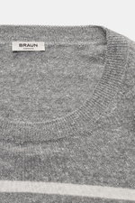 Gran Sasso Kurzarmpullover grau/offwhite gestreift aus Leinen-Baumwoll-Mix mit Rundhalsausschnitt, Streifenmuster, feinem Strick, von oben fotografiert.
