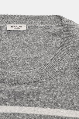 Gran Sasso Kurzarmpullover grau/offwhite gestreift aus Leinen-Baumwoll-Mix mit Rundhalsausschnitt, Streifenmuster, feinem Strick, von oben fotografiert.