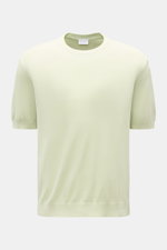 Front view of 04651/ A trip in a bag Kurzarmpullover 'Pima Cotton' pastellgrün, a slim fit short-sleeve pullover in pastel green made of pure Pima cotton. <p>Aus feiner Pima-Baumwolle gefertigt, lässt Sie der Kurzarmpullover 'Pima Cotton' von 04651 / A TR