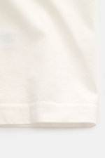 MC2 Saint Barth Rundhals-T-Shirt 'Arnott' offwhite, Frontansicht, weiche Baumwolle, Slim Fit, dezenter Brustprint, St. Barth-Stickerei am Ärmel.