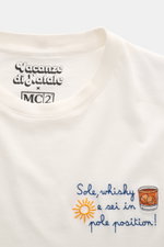 MC2 Saint Barth Rundhals-T-Shirt 'Arnott Warm' offwhite, Nahaufnahme von oben, weiche Baumwolle, Slim Fit, dezenter Print und aufwändiges Stitching auf der Brust, St. Barth-Stickerei am Ärmel.
