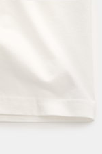 Frontansicht des MC2 Saint Barth Rundhals-T-Shirt 'Arnott Warm' offwhite aus reiner Baumwolle, Slim Fit, mit dezentem Brustprint und St. Barth-Stickerei am Ärmel, weiche Qualität.