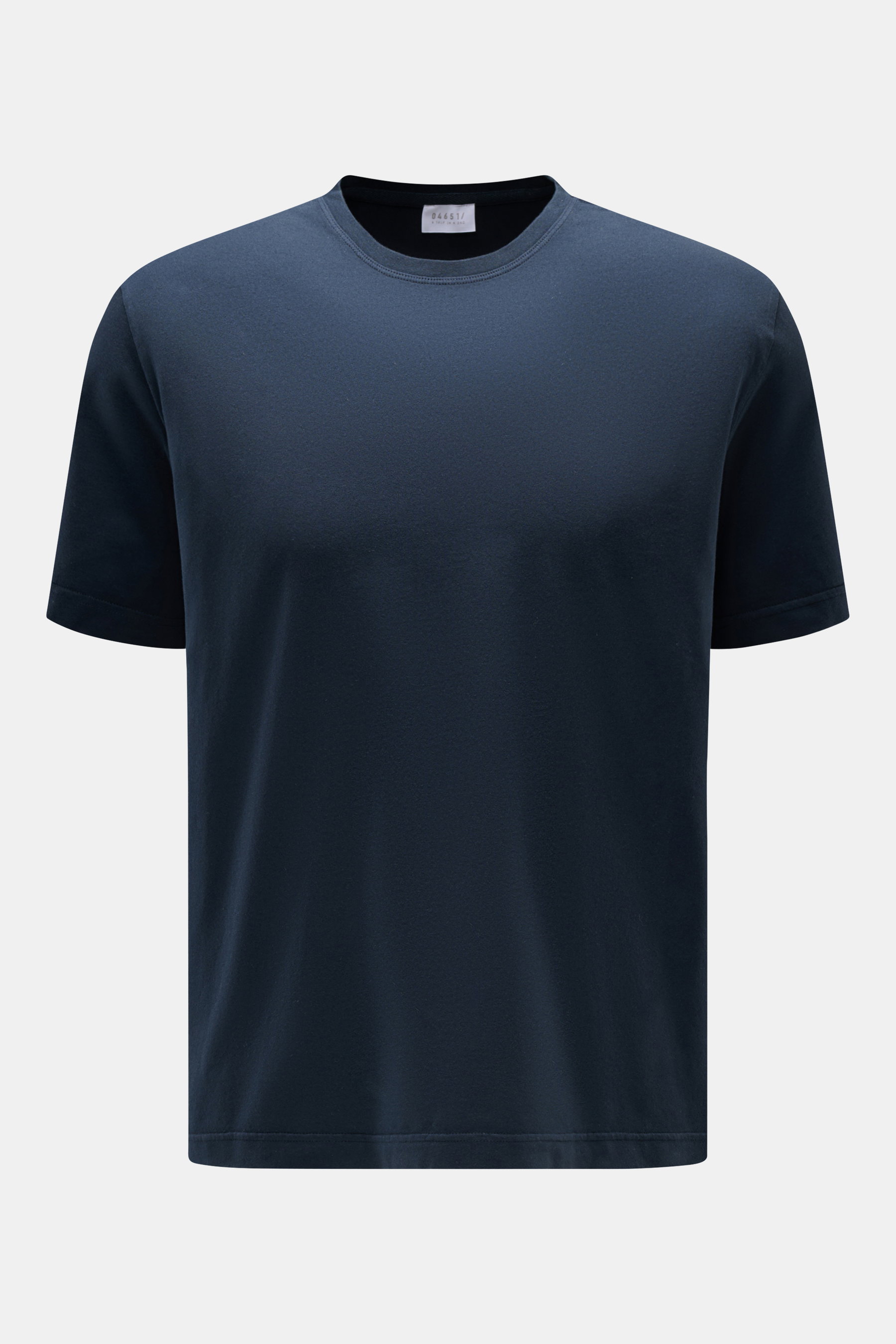 Front view of 04651/ A trip in a bag Crew neck T-shirt navy, jersey made of pure cotton, soft feel, slim fit, crew neck, small woven label, short hem vents.