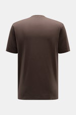 Back view of the 04651/ A trip in a bag Crew neck T-Shirt 'Jersey Tee' grey brown, slim fit cotton jersey with crew neckline.

<p>The uncomplicated cotton T-shirt 'Jersey Tee' by 04651/ A TRIP IN A BAG is an indispensable basic from the new season and let