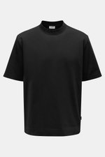 Front view of 04651/ A trip in a bag Crew neck T-Shirt black, made of heavy 100% cotton jersey with a slightly textured feel, regular fit, crew neckline, and small woven label. Durable basic for urban everyday life.