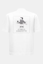 04651/ A trip in a bag Rundhals-T-Shirt 'Nunu Tee Baguette' weiß, Rückansicht, robuster Baumwoll-Jersey mit großem Rückenprint "A trip in a baguette