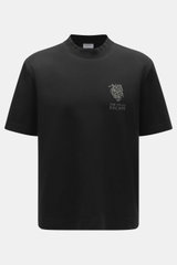 Frontansicht des schwarzen 04651/ A trip in a bag Rundhals-T-Shirt 'Grape Escape' mit Rundhalsausschnitt, Weintrauben-Stickerei, schwerer Baumwolle und Regular Fit.