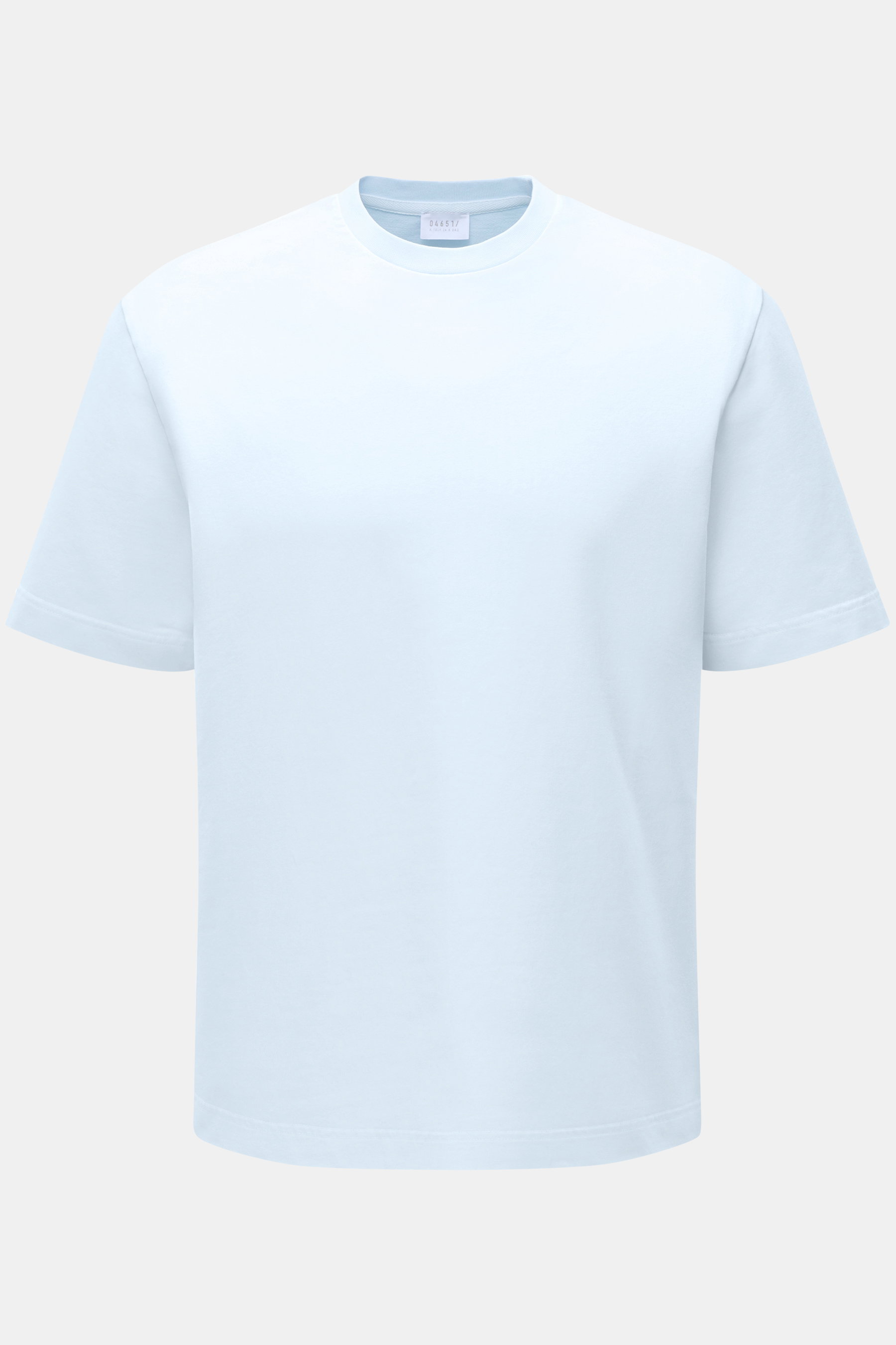04651/ A trip in a bag Rundhals-T-Shirt 'If Tee' pastellblau, frontal fotografiert, Baumwolle, weicher Griff, Regular Fit, Weblabel seitlich.