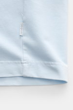 04651/ A trip in a bag Rundhals-T-Shirt 'If Tee' pastellblau im Close-up, weicher Jersey-Baumwolle, Weblabel seitlich, Regular Fit.