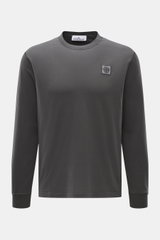 Vorderansicht des Stone Island Rundhals-Longsleeves dunkelgrau aus weichem Baumwolljersey mit Kompass-Logo und Rundhalsausschnitt.