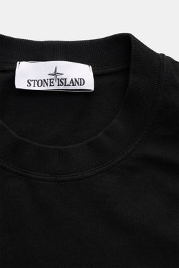 Close-up front view of Stone Island Rundhals-Longsleeve schwarz black cotton jersey with ribbed crew neckline and white Stone Island label inside collar.

<p>STONE ISLAND bietet mit diesem Rundhals-Longsleeve aus geschmeidigem Baumwolljersey mit Kompass-L