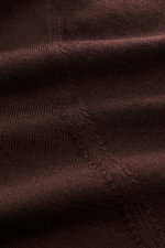 Filippo de Laurentiis Rundhalspullover dunkelbraun aus Seide-Cashmere-Mix, feines Strickbild, Slim Fit, Rundhalsausschnitt, Detailaufnahme aus Nähe