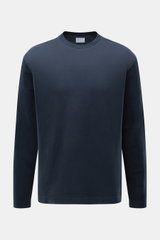 Frontansicht des navyfarbenen 04651/ A trip in a bag Longsleeve 'IF Tee' aus elastischer Baumwolle mit Rundhalsausschnitt, Regular Fit und kurzen Saumschlitzen, sehr weich und vielseitig.