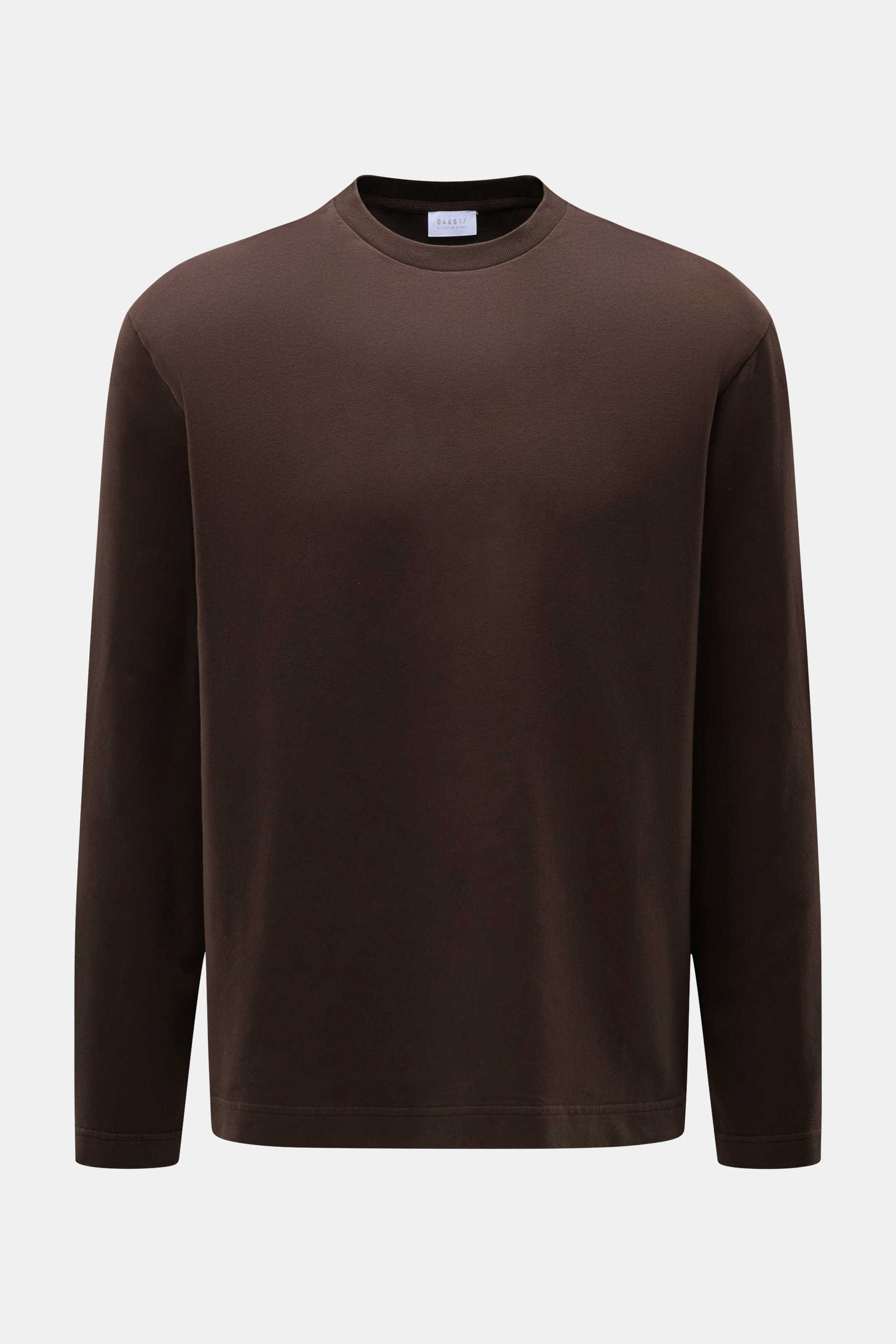 Braunes 04651/ A trip in a bag Longsleeve 'IF Tee' in Frontansicht, Jersey aus elastischer Baumwolle, soft, Regular Fit, Rundhals, kurze Saumschlitze.