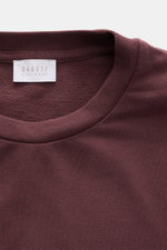 04651/ A trip in a bag Longsleeve 'IF Tee' bordeaux, Nahaufnahme von Rundhalsausschnitt und Label, Jersey aus elastischer Baumwolle, weicher Griff, Regular Fit.