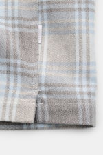 04651/ A trip in a bag Overshirt 'Check Overshirt' offwhite/hellblau/grau kariert, Detailaufnahme Saum mit modernem Karomuster, reine Baumwolle, Regular Fit, ungefüttert.