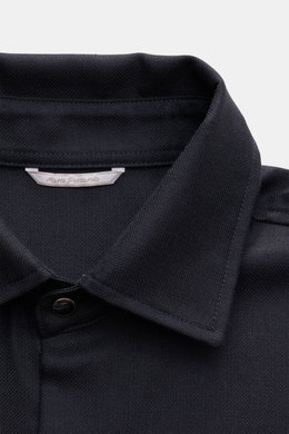 Marco Pescarolo Overshirt 'Next' navy in Nahaufnahme von oben, reiner Cashmere, Regular Fit, Umlegekragen, Druckknöpfe, Brusttaschen, weiche Webstruktur.