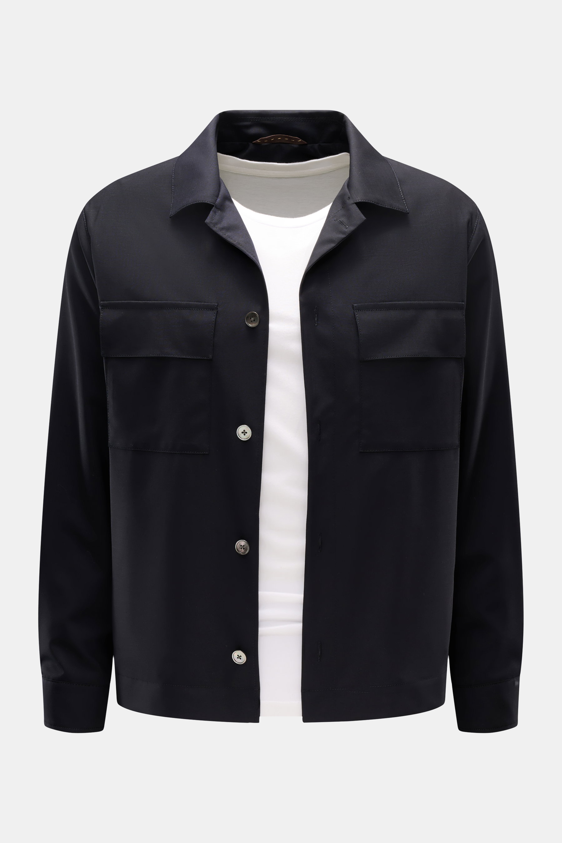 Windsor Overshirt 'Lavoro' dark navy aus feinem Woll-Stretchgewebe, Slim Fit, mit Umlegekragen, Brust- und Eingriffstaschen, frontal fotografiert.