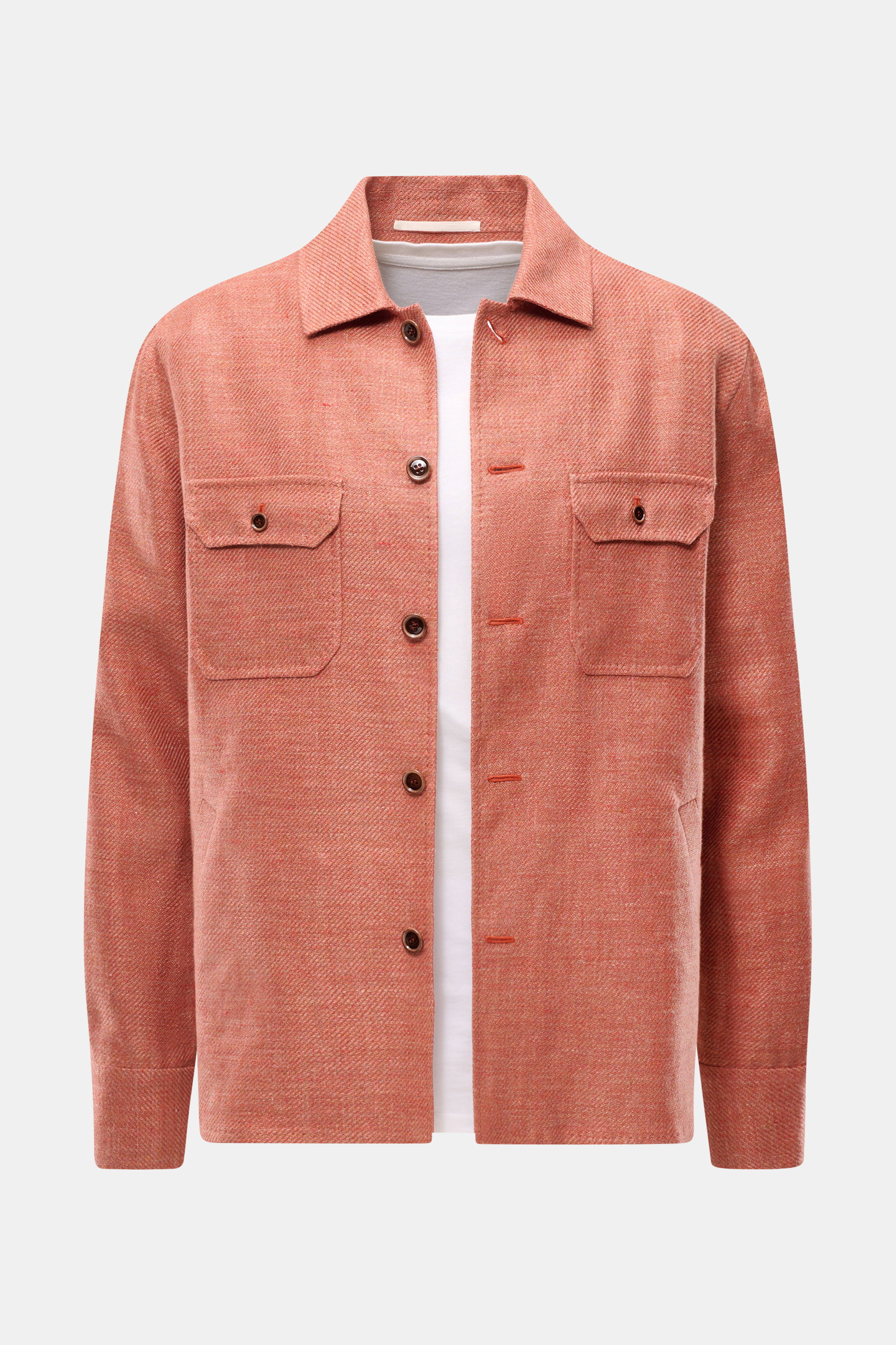 Frontale Nahaufnahme des Stile Latino Overshirt 'Gu Texas' orange meliert mit Leinen-Baumwoll-Mix, Regular Fit, Umlegekragen, fünf Knöpfen, Brusttaschen mit Patte und Ärmelknöpfen.