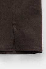 Close-up detail of the hem and side vent of the Zegna Linen overshirt dark brown, photographed from a front angle showing fabric texture and stitching.

<p>Minimalism from ZEGNA: This casual overshirt in pure linen features a lightweight, clean design – p