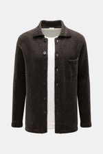 Front view of the 04651/ A trip in a bag Cardigan 'Grainy' dunkelbraun, a slim fit dark brown cardigan in warm wool-mix bouclé knit with soft touch, ribbed turn-down collar, six-button placket, knitted chest pocket, and wide ribbed cuffs, perfect for mode