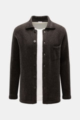 Front view of the 04651/ A trip in a bag Cardigan 'Grainy' dunkelbraun, a slim fit dark brown cardigan in warm wool-mix bouclé knit with soft touch, ribbed turn-down collar, six-button placket, knitted chest pocket, and wide ribbed cuffs, perfect for mode