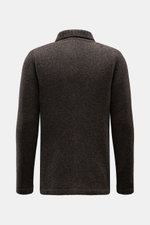Rear view of the 04651/ A trip in a bag Cardigan 'Grainy' dunkelbraun, made of warm wool-mix bouclé knit for modern layering looks, featuring soft feel, slim fit, ribbed collar, knit chest pocket, six-button placket, and wide rib cuffs. <p>Für moderne Lay