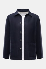 Frontansicht des 04651/ A trip in a bag Overshirt "Linen Jacket" navy aus reinem Leinen, Slim Fit, mit Umlegekragen, Knopf-Leiste und Fronttaschen.