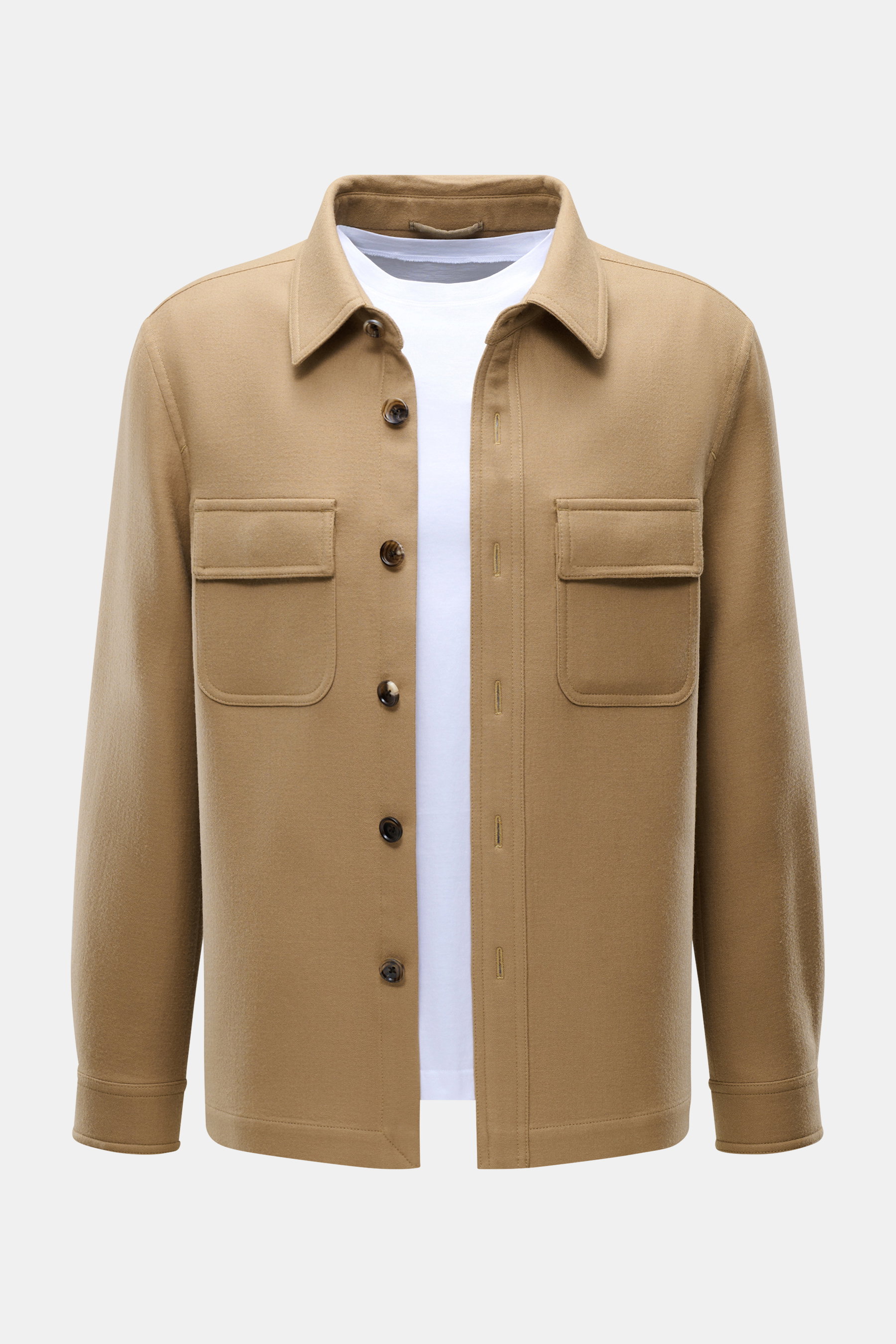 Tom Ford Overshirt camel aus Schurwolle mit Seide, feinem Gabardine, Slim Fit, frontale Perspektive, Umlegekragen, Knopfleiste, Brusttaschen mit Patte, Sportmanschette, gerader Saum mit Saumschlitzen, softer Griff.