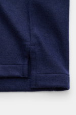Tom Ford Cashmere Overshirt navy, Detailaufnahme von Saum und Ärmel, reiner Cashmere, Slim Fit, Umlegekragen, Brusttasche, kurze Saumschlitze, weicher Griff.