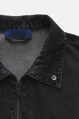 Stone Island Denim Overshirt dark grey shown from close-up front top view, featuring denim made of pure cotton, typical material structure, slim fit, robust two-way zipper, turn-down collar, patch chest pocket, compass badge on upper arm, and buttoned sle