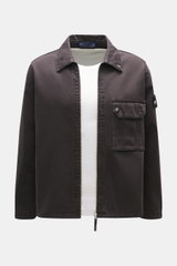 Stone Island Jeansjacke 'Light Bull Denim-TC' dunkelbraun front view, slim fit denim jacket with concealed zipper, chest flap pocket, compass badge on sleeve, and turn-down collar. 

Robuste Ästhetik aus der 'Denim' Capsule: Diese Jacke von STONE ISLAND