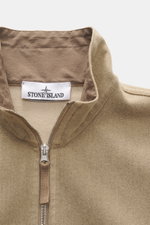 Stone Island Overshirt beige shown close-up from the front top view, featuring mix of virgin wool and microfiber, firm felted quality, garment dyed, slim fit, high-closing two-way zipper, patch chest pocket with flap, typical compass badge, elastic cuffs,