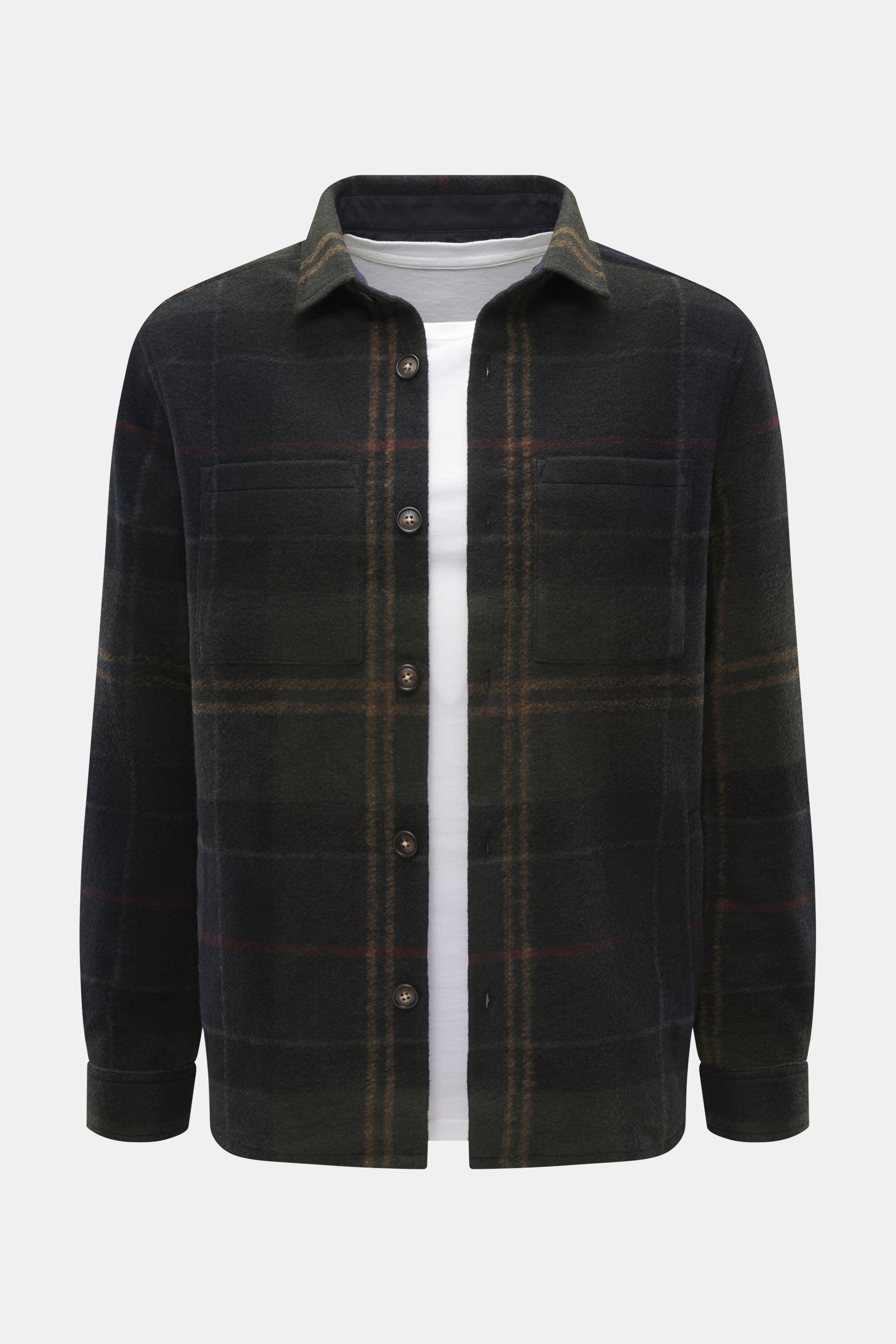 Front view of Barbour Overshirt 'Woodlane' khaki/navy kariert with classic Canadian lumberjack check pattern, soft brushed wool-mix, six-button placket, collar, chest and slanted welt pockets, buttoned cuffs, and tonal lining, styled over a white t-shirt.