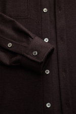 Fedeli Cashmere Overshirt 'Niky' dunkelbraun, Detailaufnahme von vorne, weiches Cashmere, Slim Fit, Umlegekragen, Brusttaschen, Knopfleiste, Sportmanschette