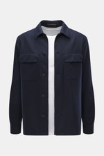 Incotex Cashmere Overshirt navy von vorne fotografiert, Flanell aus reinem Cashmere, gestrickte Qualität, sehr weicher Griff, Slim Fit, Fünf-Knopf-Leiste, Umlegekragen, Brusttaschen mit Patte, Ärmel mit Manschette.