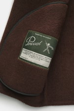 Nahaufnahme des braun melierten Percival Overshirt Slim Fit mit Umlegekragen, Brusttasche, softem Futterstoff, aus Wolle, Microfaser, Baumwolle, leicht griffig, von innen fotografiert.