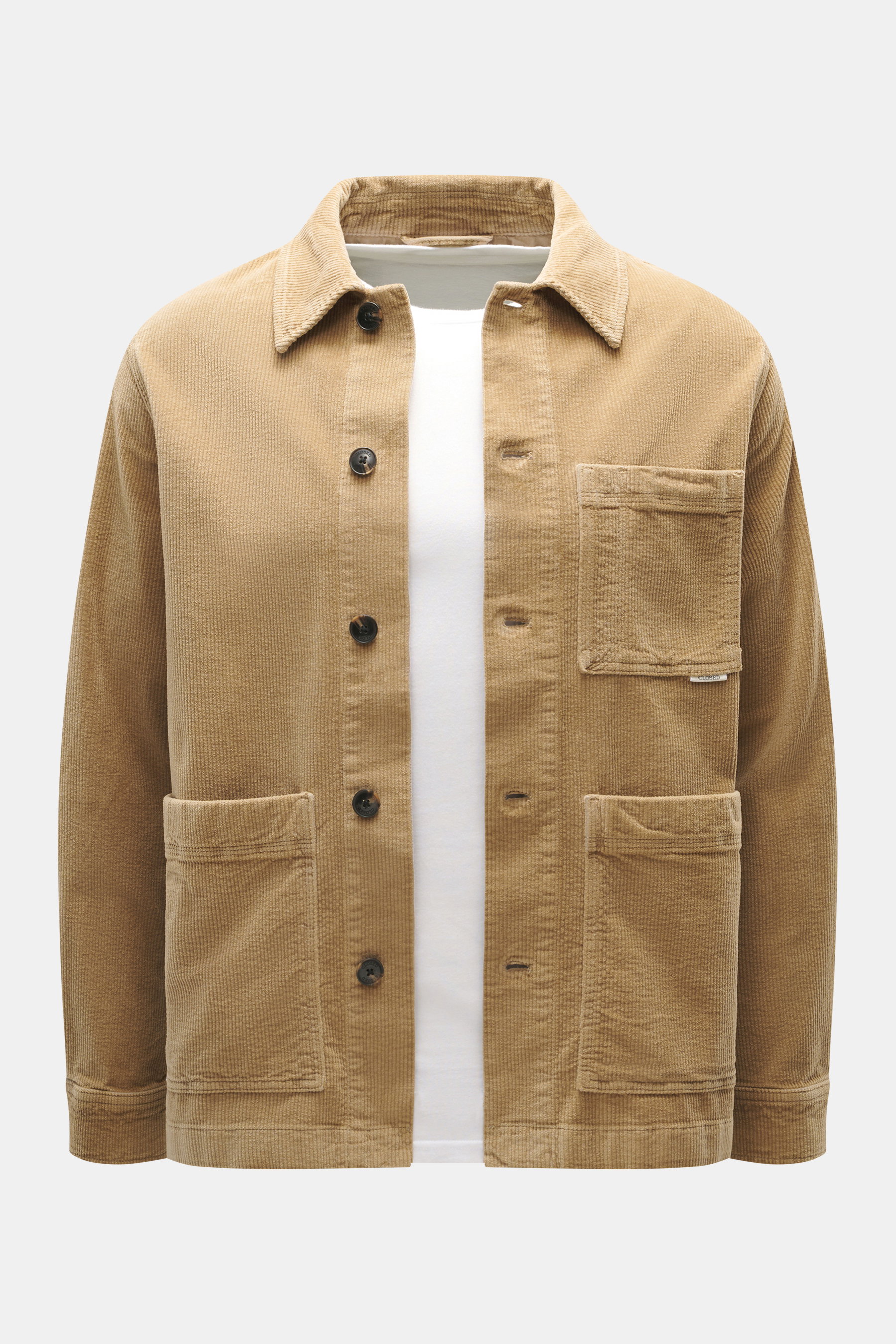 Front view of the Closed Cord overshirt 'Atelier' light brown in cotton corduroy with kent collar, French button placket, three front pockets, and sport cuff. Casual through the new season: For relaxed combinations, CLOSED presents the modern overshirt 'A