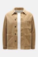 Front view of the Closed Cord overshirt 'Atelier' light brown in cotton corduroy with kent collar, French button placket, three front pockets, and sport cuff. Casual through the new season: For relaxed combinations, CLOSED presents the modern overshirt 'A